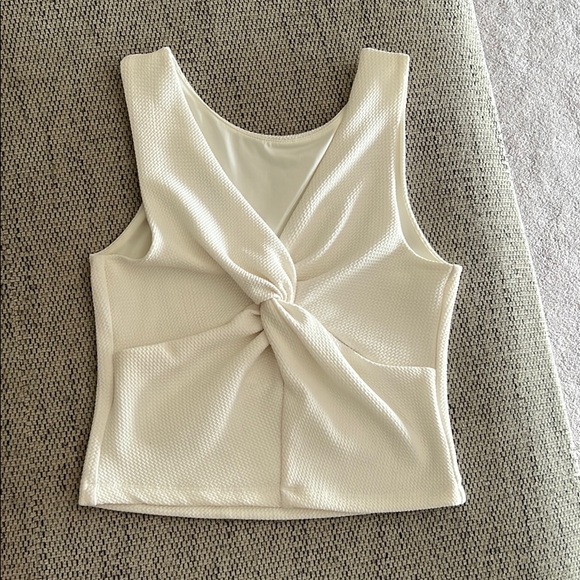 Dynamite Twist Back Top - Picture 2 of 3